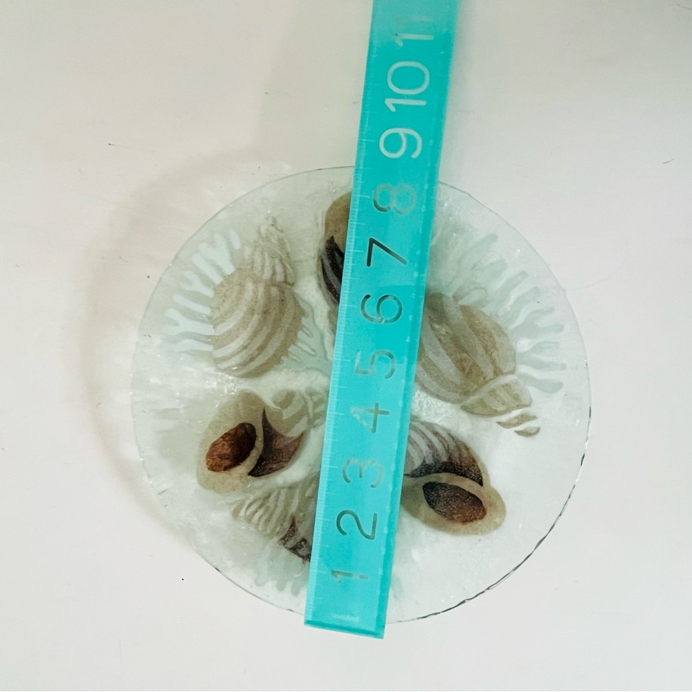 Sydenstricker Nautical Seashell fused glass plate - Picture 4 of 10